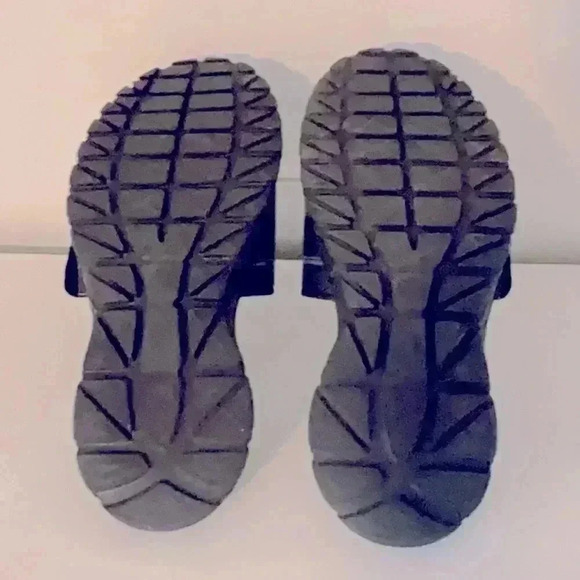 NWOT Champion Geofoam 3 Beach Sandals in Size 9 - Picture 2 of 3